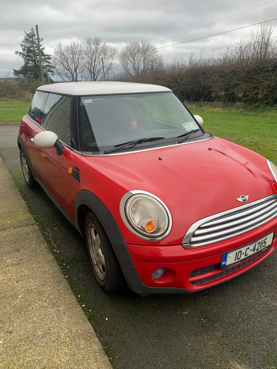 Mini Cooper 2010 - Image 1