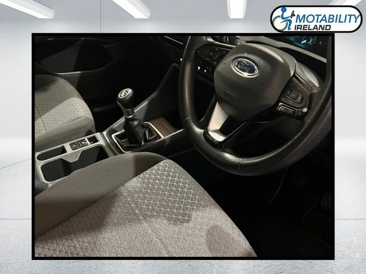 Ford Tourneo Connect Wheelchair Accessible - Image 5