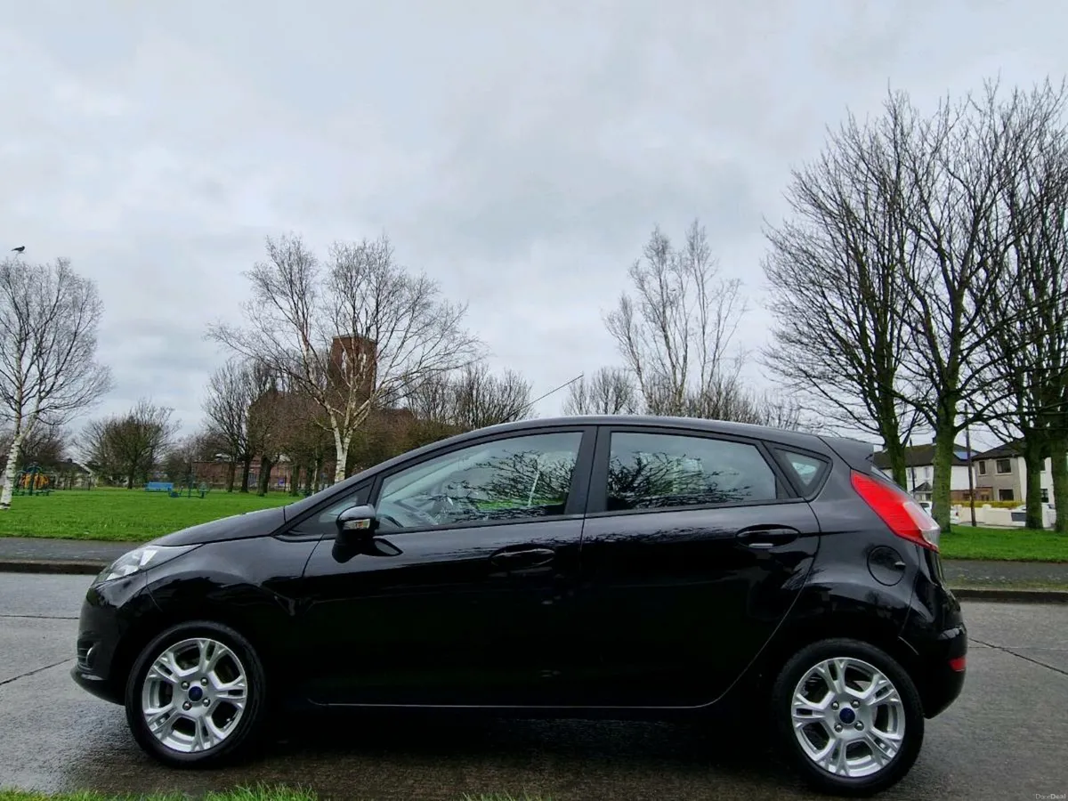 2017 ford fiesta automatic n.c.t2-27 - Image 2