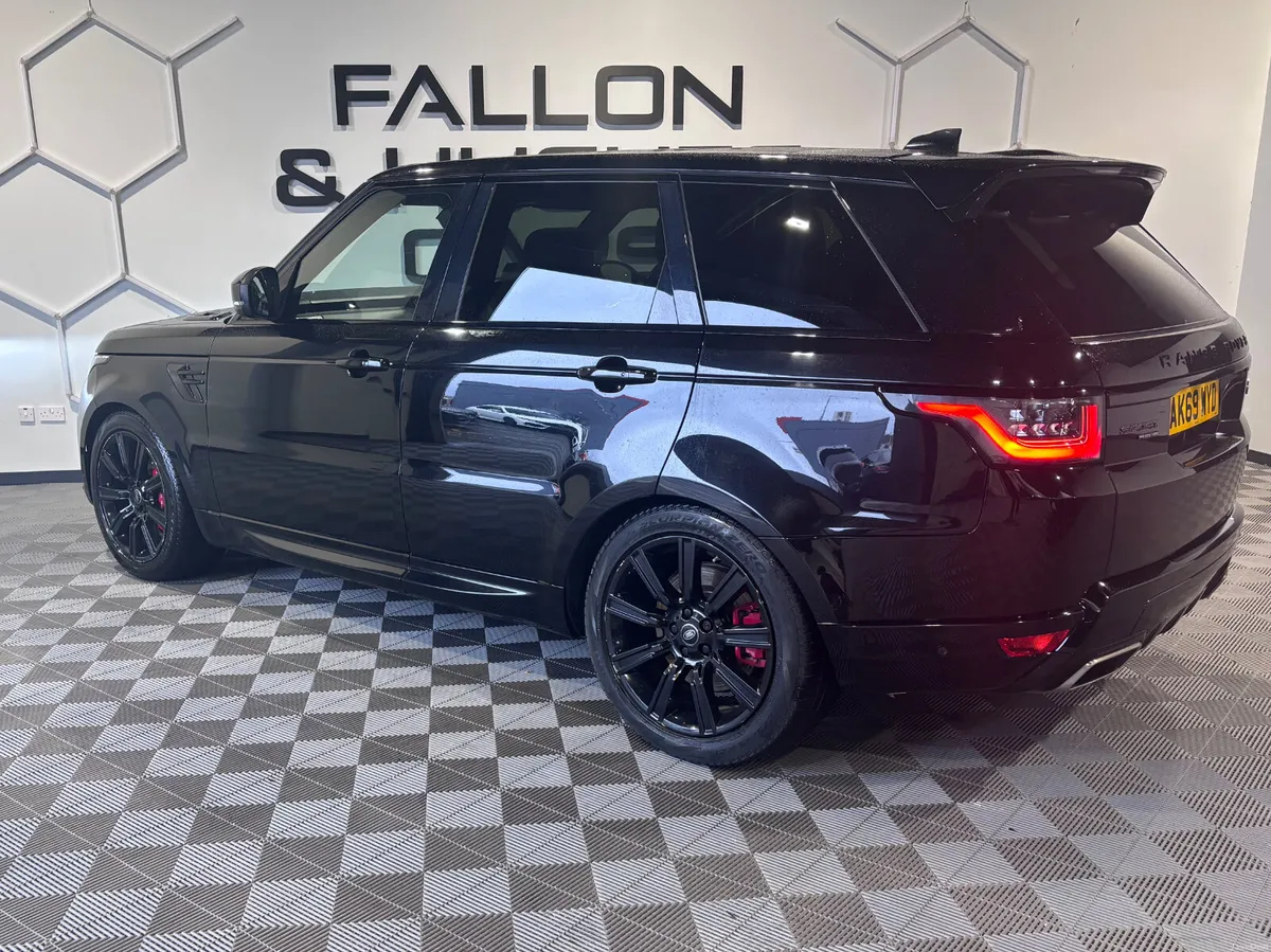 LAND ROVER RANGE ROVER SPORT P40 DYNAMICS HSE - Image 4