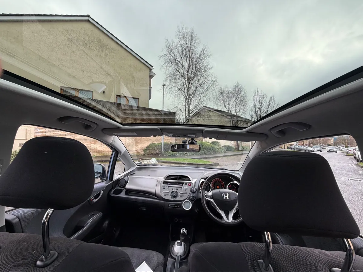 Honda Jazz 2010 - Image 2