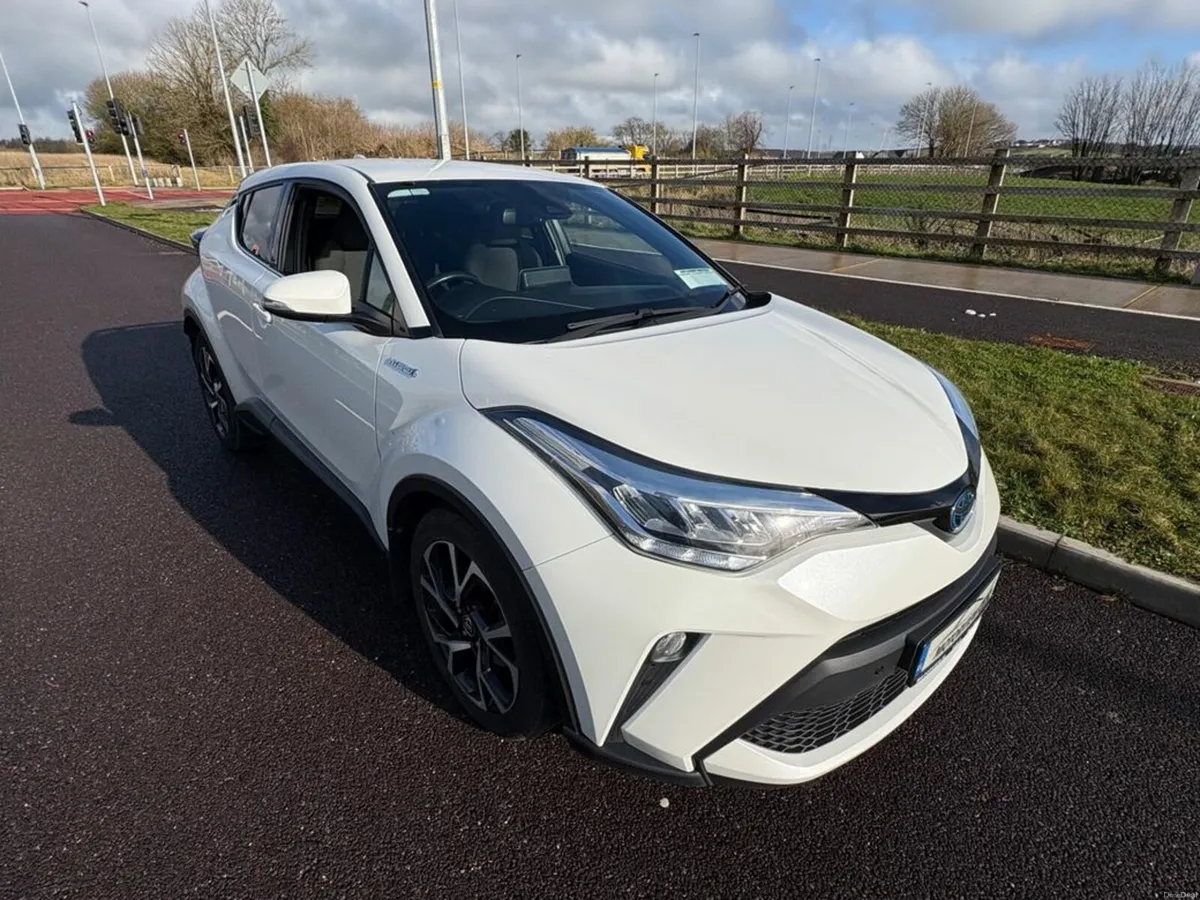 Toyota C-HR 1.8 Hybrid Sport 4DR Auto - Image 3