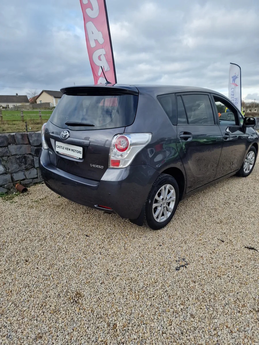 11 Toyota Verso 2.0 D-4D  7 Seater - Image 3