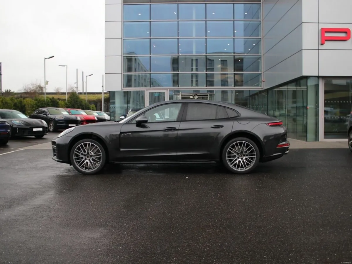 Porsche Panamera 4 E-Hybrid - Image 3