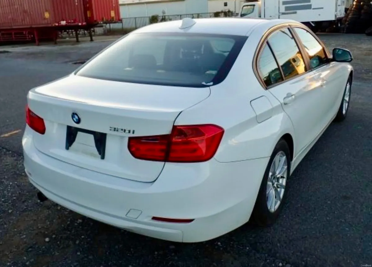 🔵 BMW 320i Petrol Automatic - Image 3