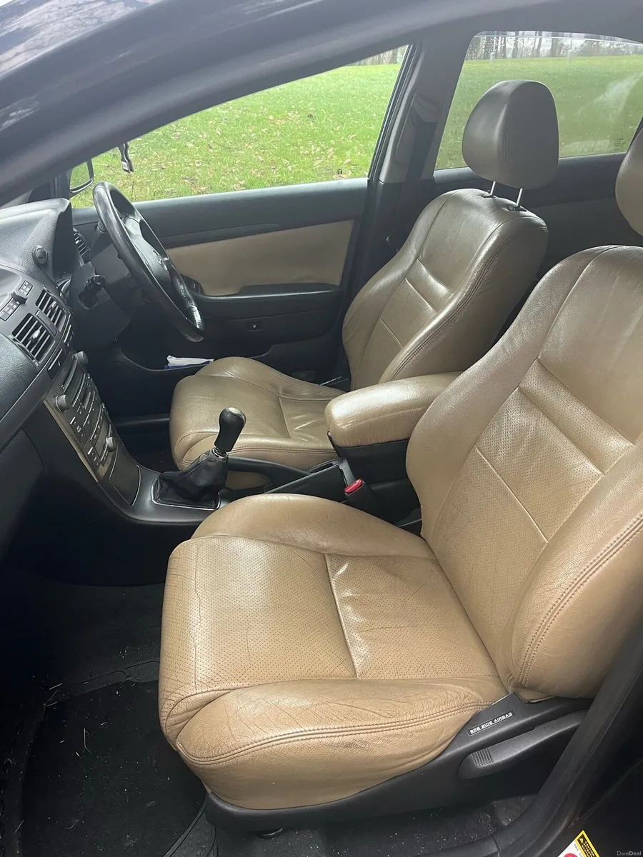 Toyota Avensis - Image 2