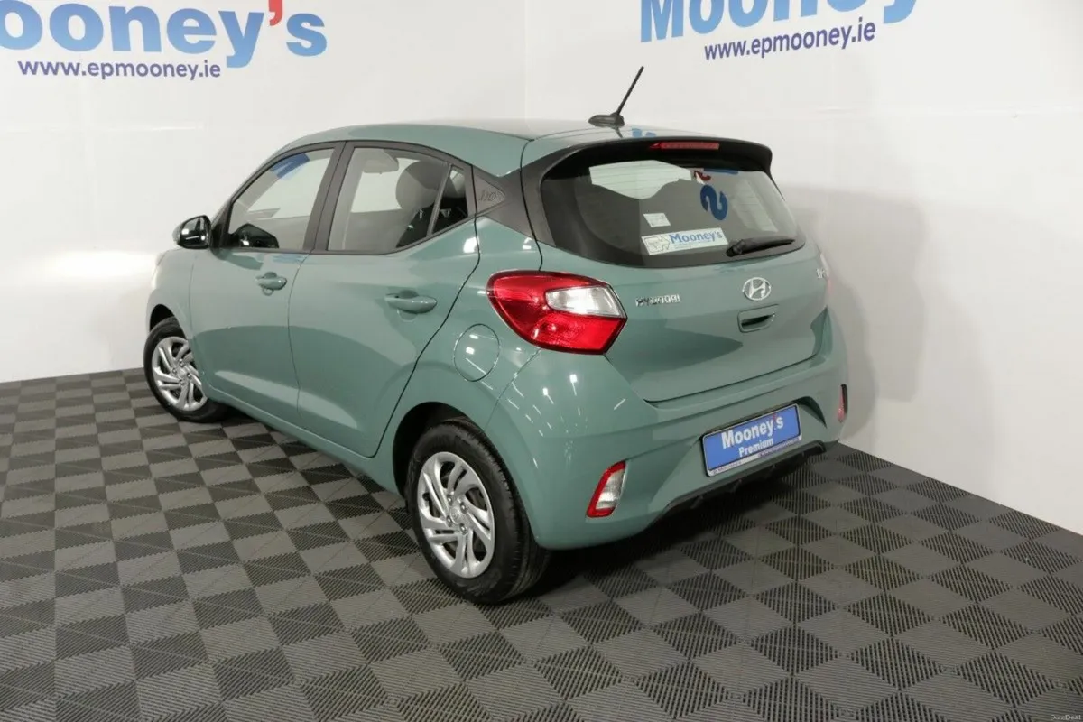 Hyundai i10 SE 1.0L PETROL HATCHBACK - Image 3