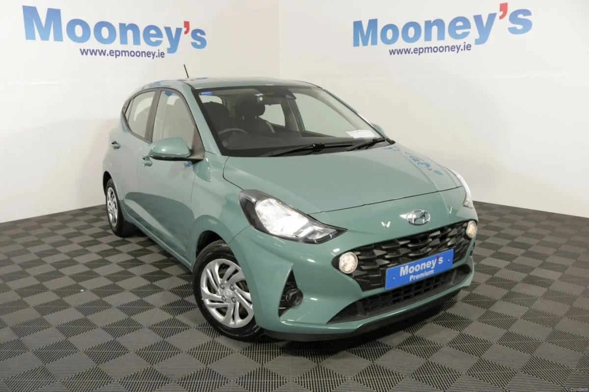 Hyundai i10 SE 1.0L PETROL HATCHBACK - Image 1