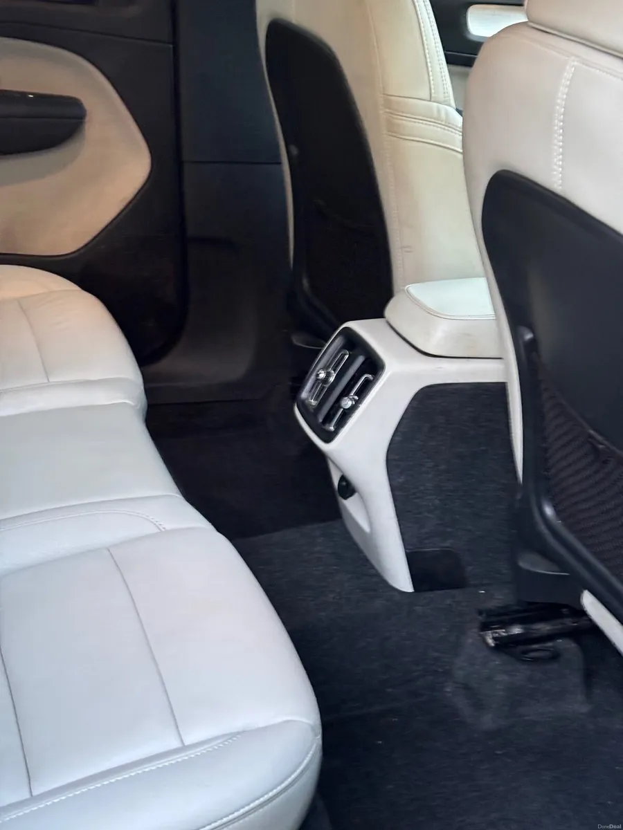 Volvo XC40 2019 - Image 2