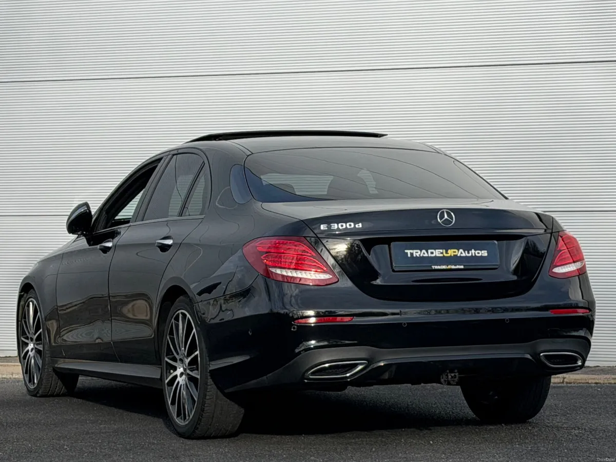 Mercedes-Benz E300d AMG Premium Plus - Image 4