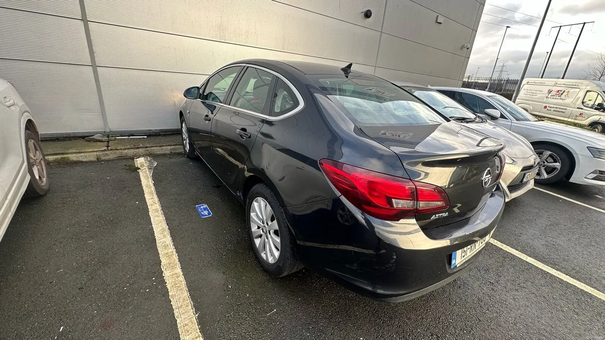 Opel Astra - Image 2