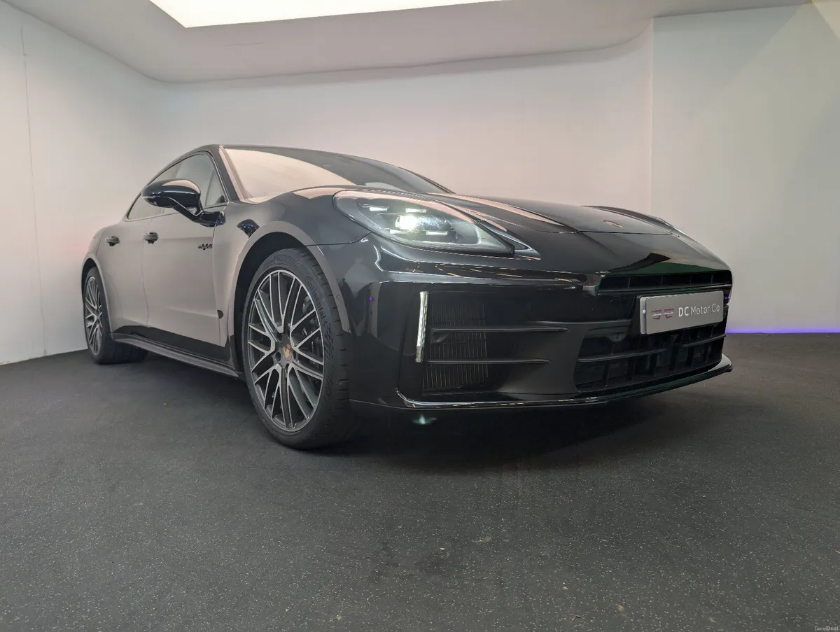 Porsche Panamera 2025 E HYBRID PHEV - Image 4