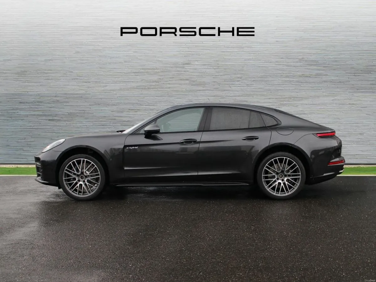Porsche Panamera 4 E-Hybrid - Image 3