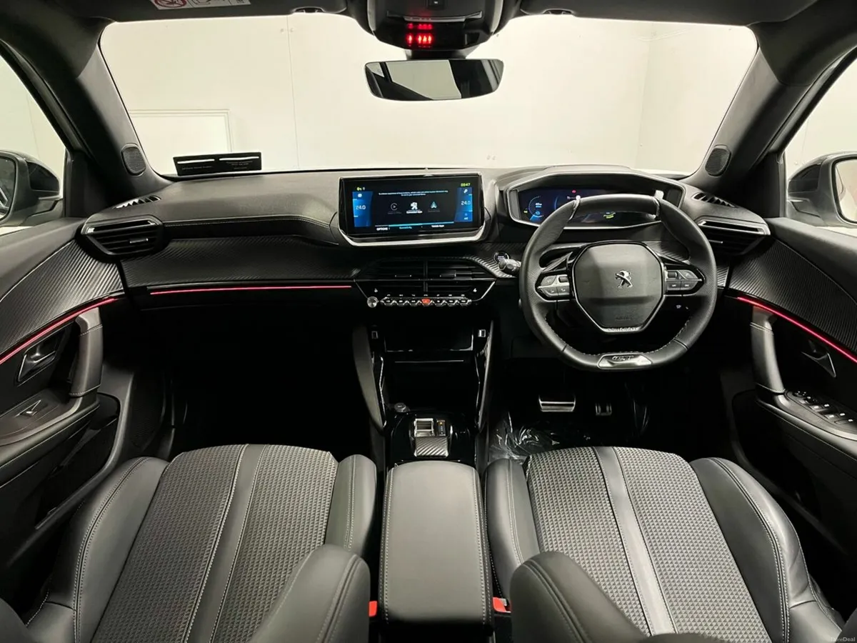 Peugeot 2008 GT EV 136PS - Reversing Camera - Sat - Image 4