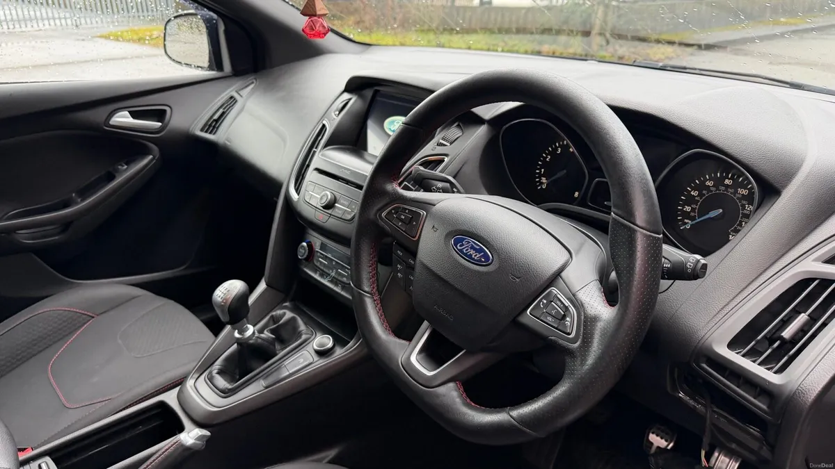182 Ford Focus ST Line - Image 4