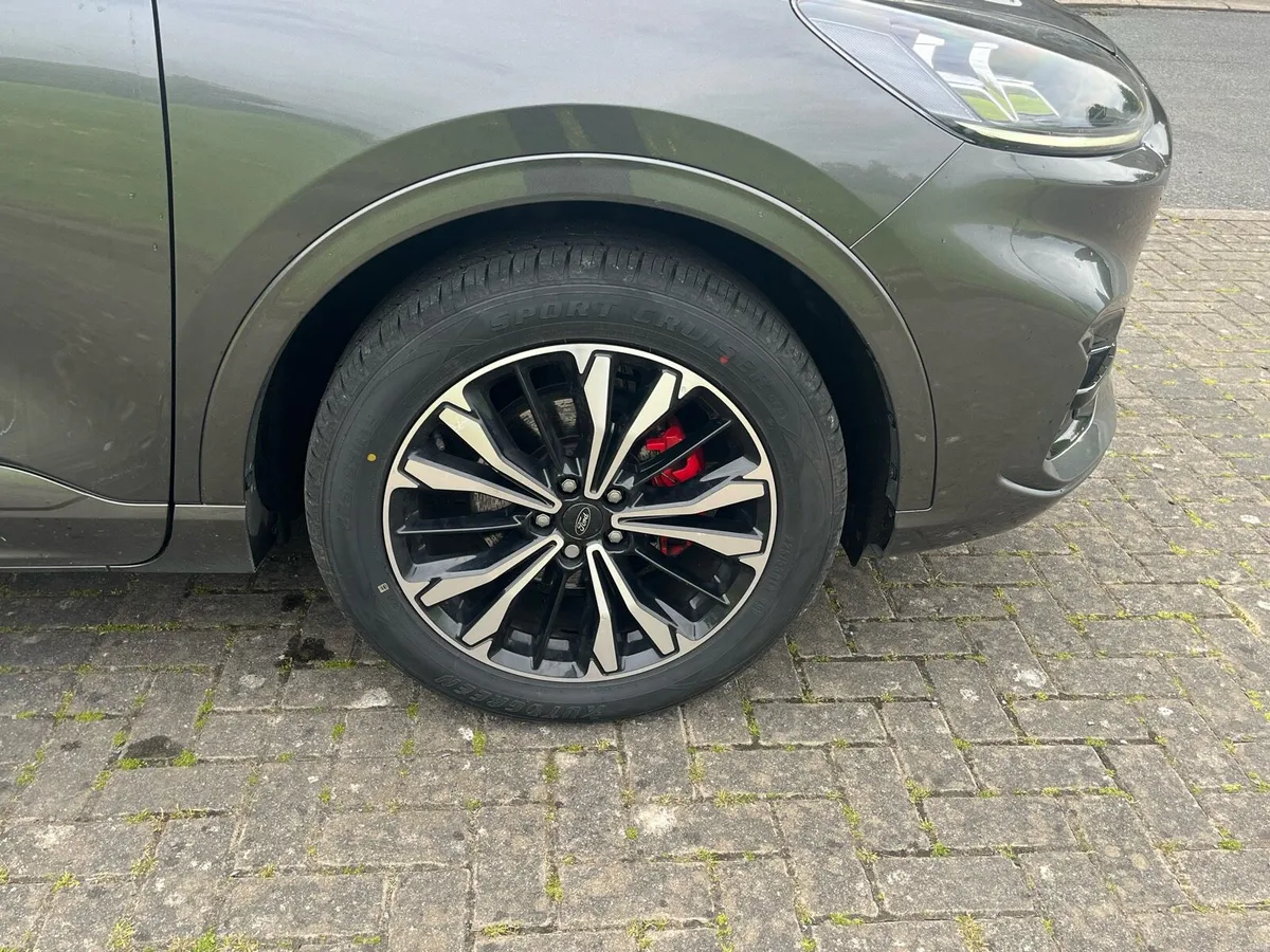 Ford Kuga ST LINE X 2.5 PHEV - Image 3