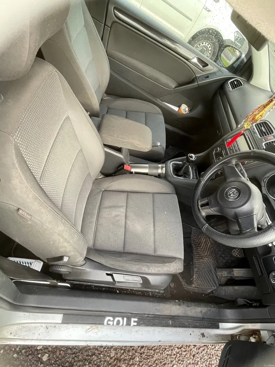 Volkswagen Golf 2009 - Image 4