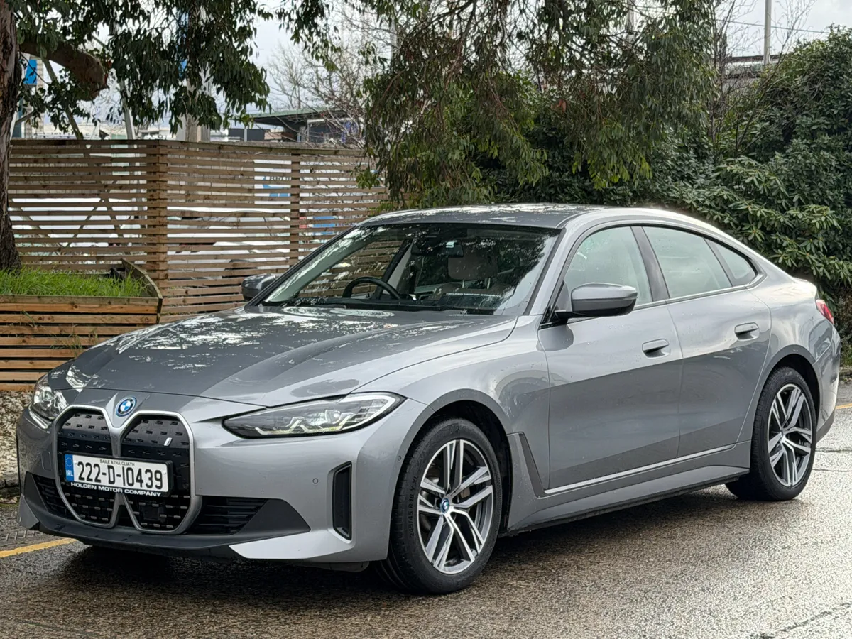 BMW i4 2022..Harman/Kardon..Head-Up Display - Image 1