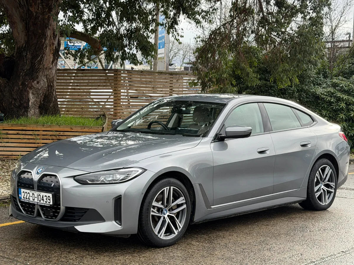 BMW i4 2022..Harman/Kardon..Head-Up Display - Image 2