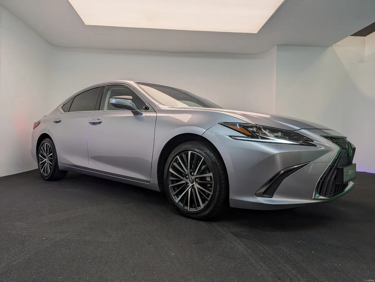 Lexus ES 300H PREMIUM HYBRID - Image 2