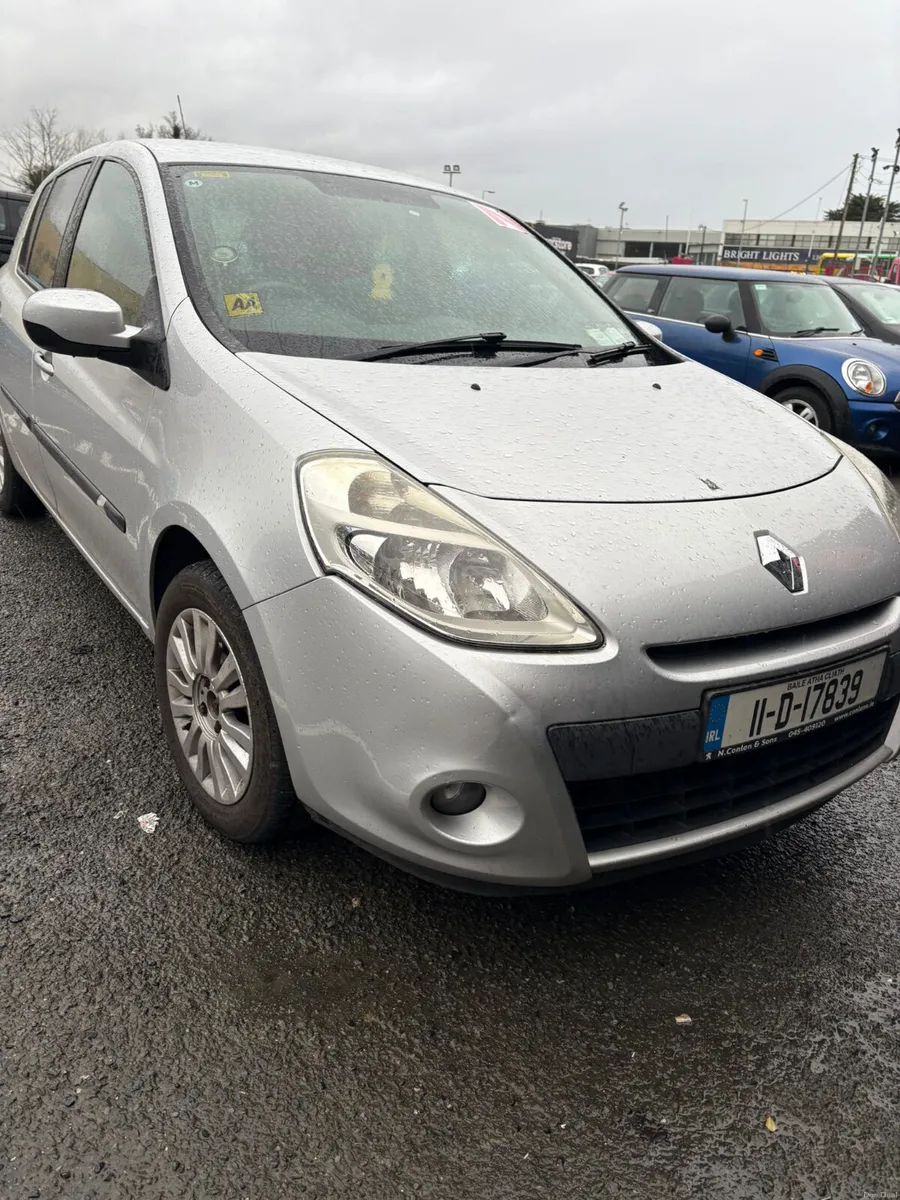 Lovely Renault Clio 2011 TAXED & TESTED - Image 2
