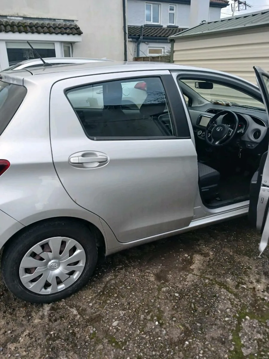 Toyota Yaris - Image 2