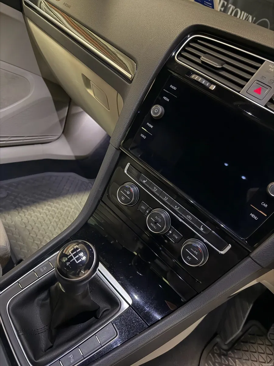 Volkswagen - Image 4