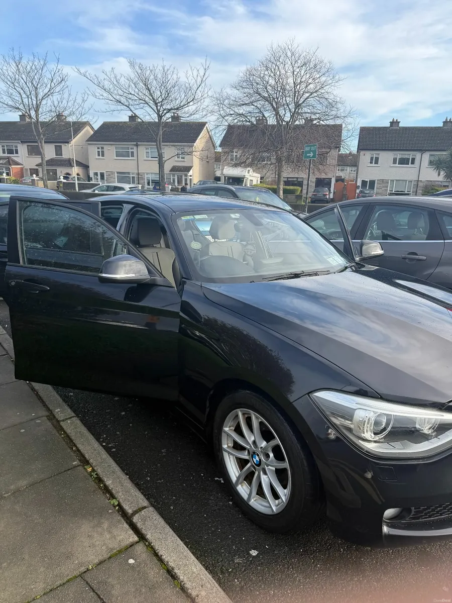 BMW 1 SERIES 2012 AUTOMATIC PETROL Low Mileage - Image 3