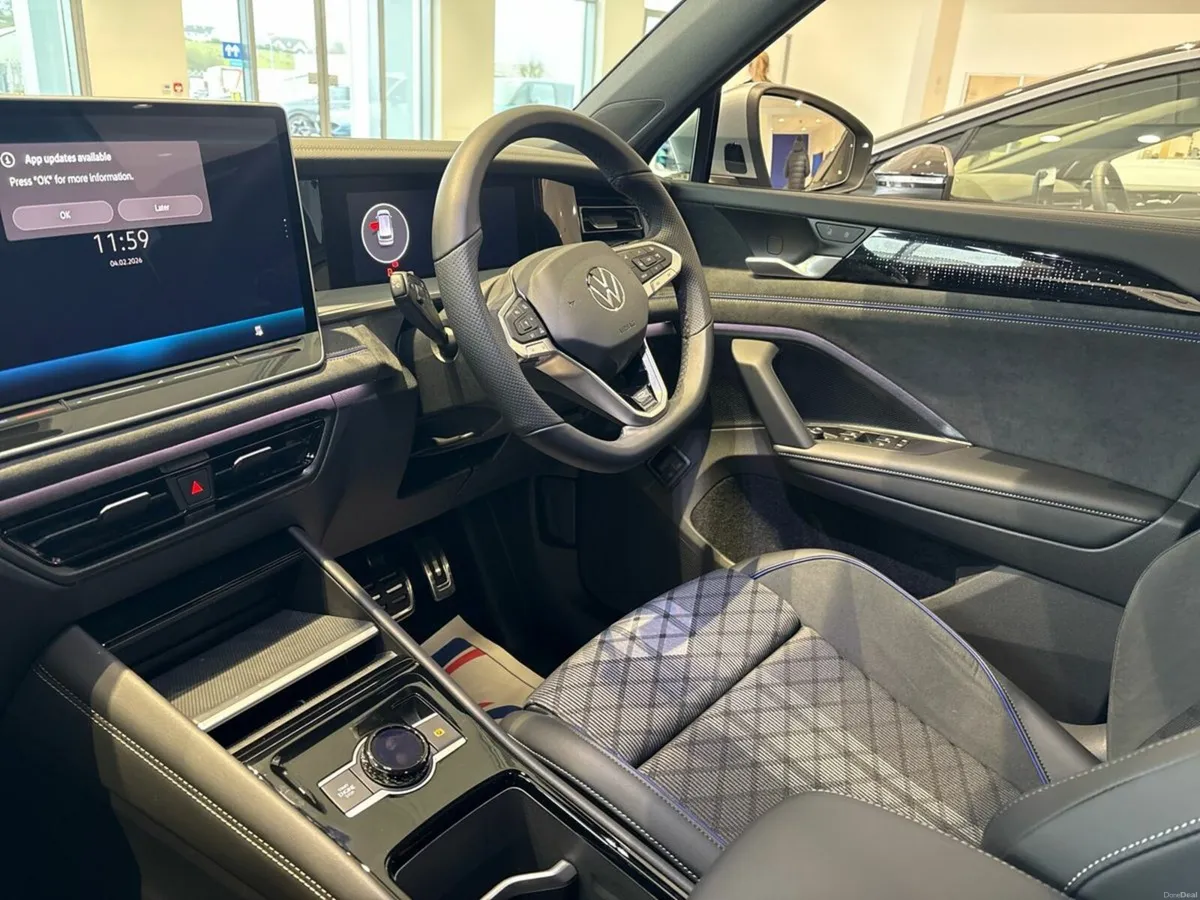 Volkswagen Tayron R-line 75 PHEV - Image 3
