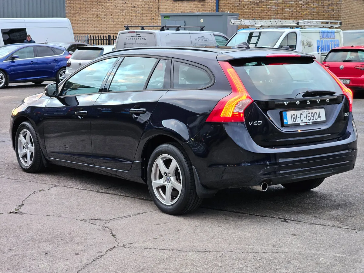 VOLVO V60 D2 ESTATE 2.0 DIESEL 150HP - Image 2
