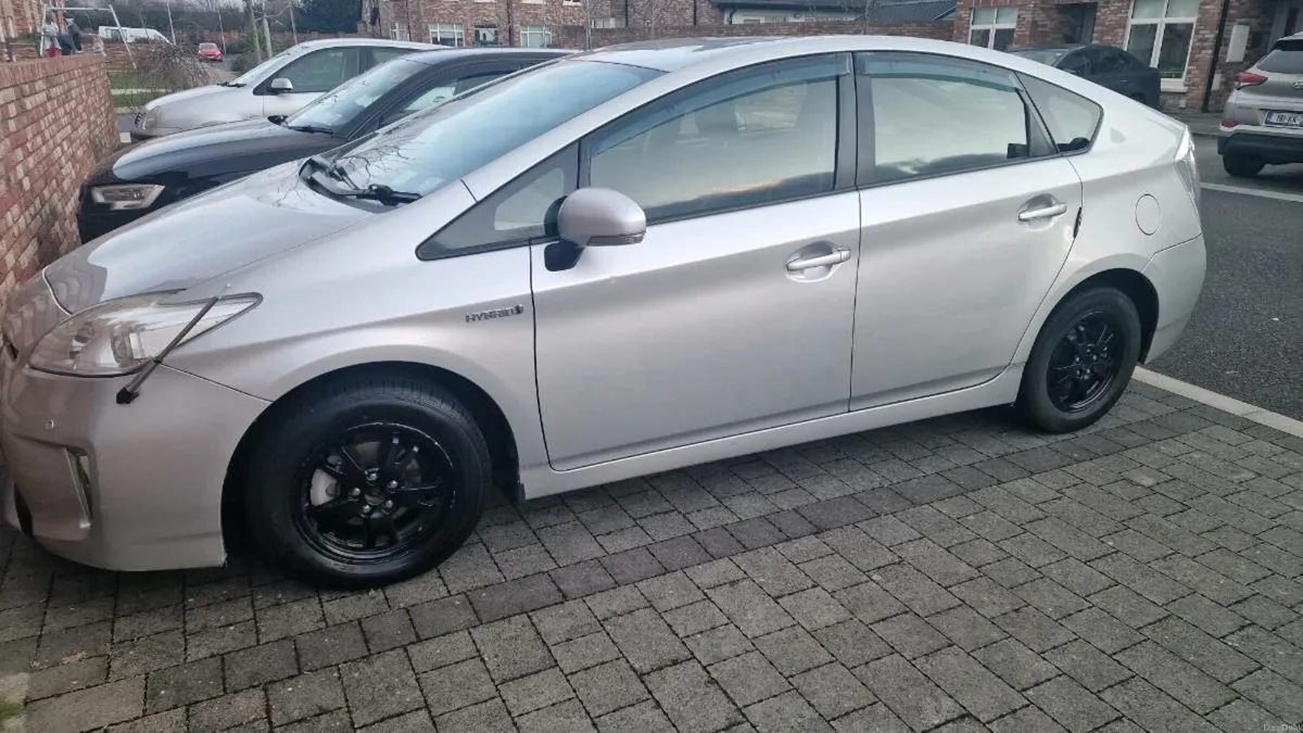 Toyota Prius 2016 - Image 3