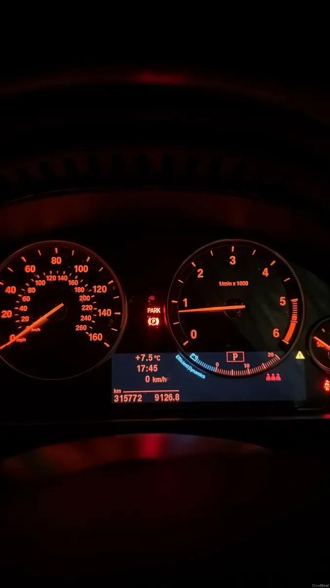 BMW 5-Series 2013 - Image 2