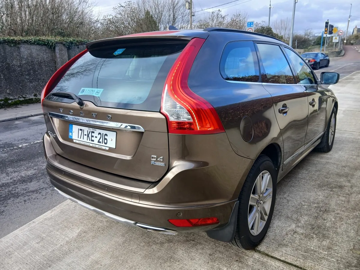 Volvo XC60 2017 - Image 2