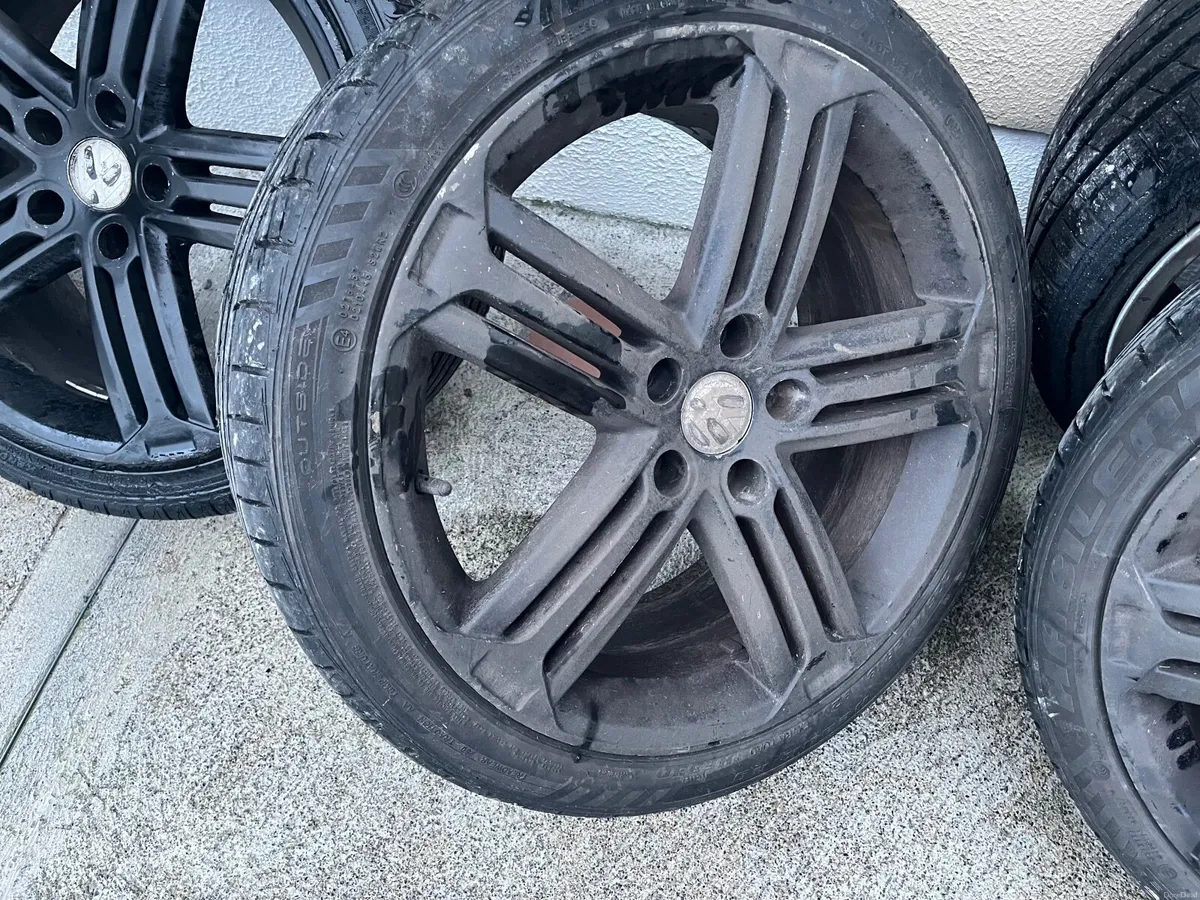 Volkswagen Golf 2011 - Image 3