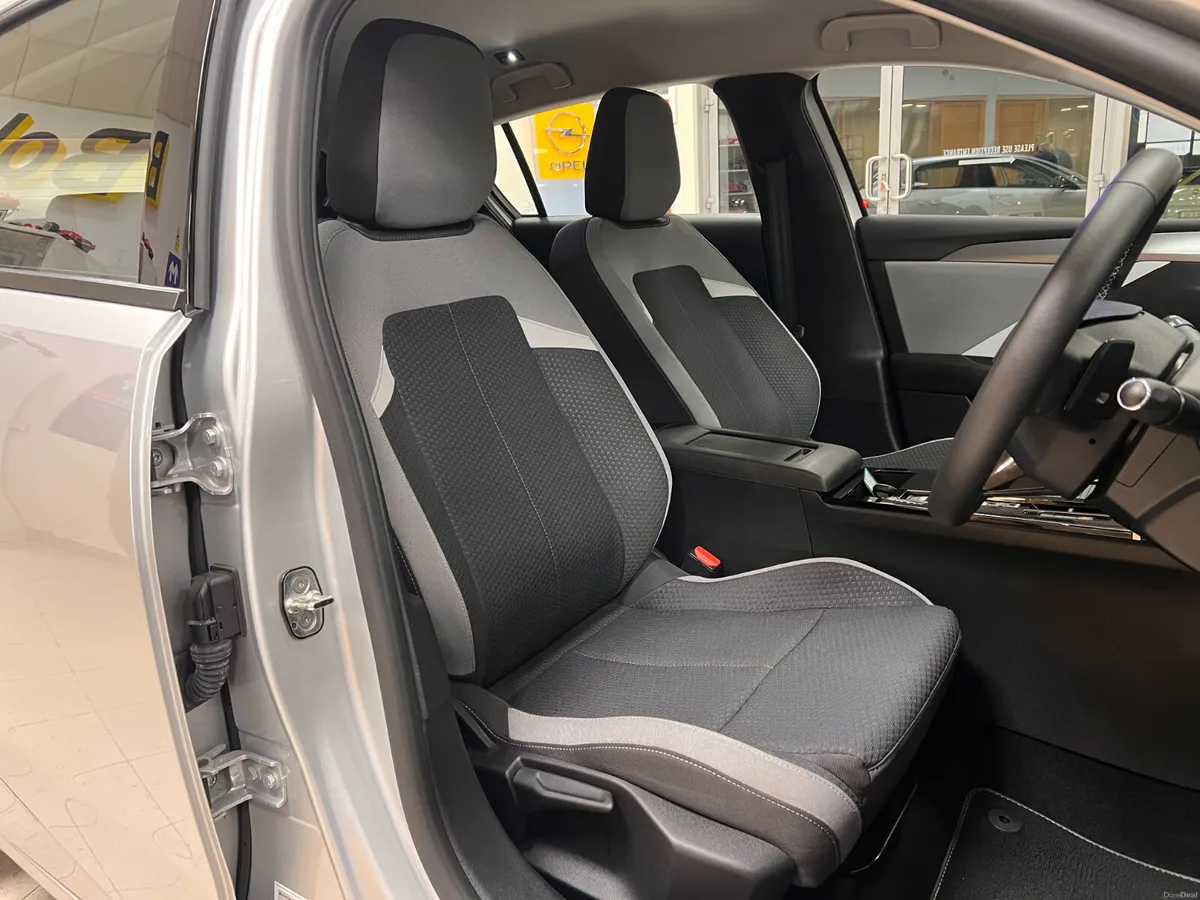 AUTOMATIC DIESEL Only 9,000 Kms 2024 (242) **Finan - Image 2