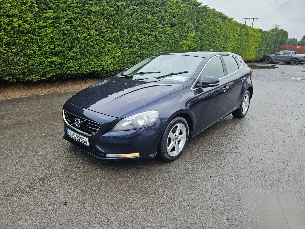 Volvo V40 2016 2.0 D2 SE + LEATHER 120HP - Image 1