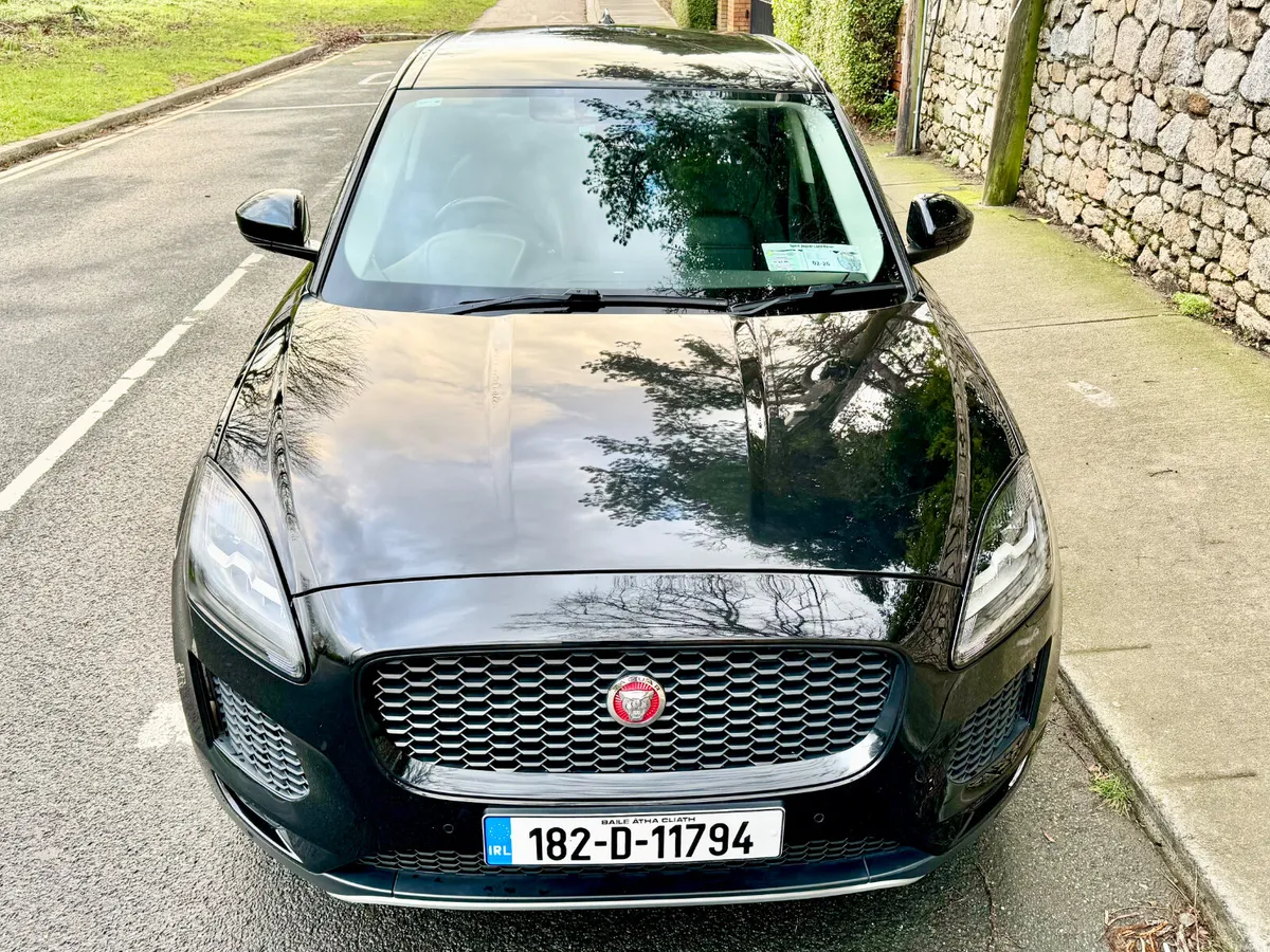 Jaguar E-Pace 2018!!AWD!!AUTO!! LOW KMS !!! - Image 4