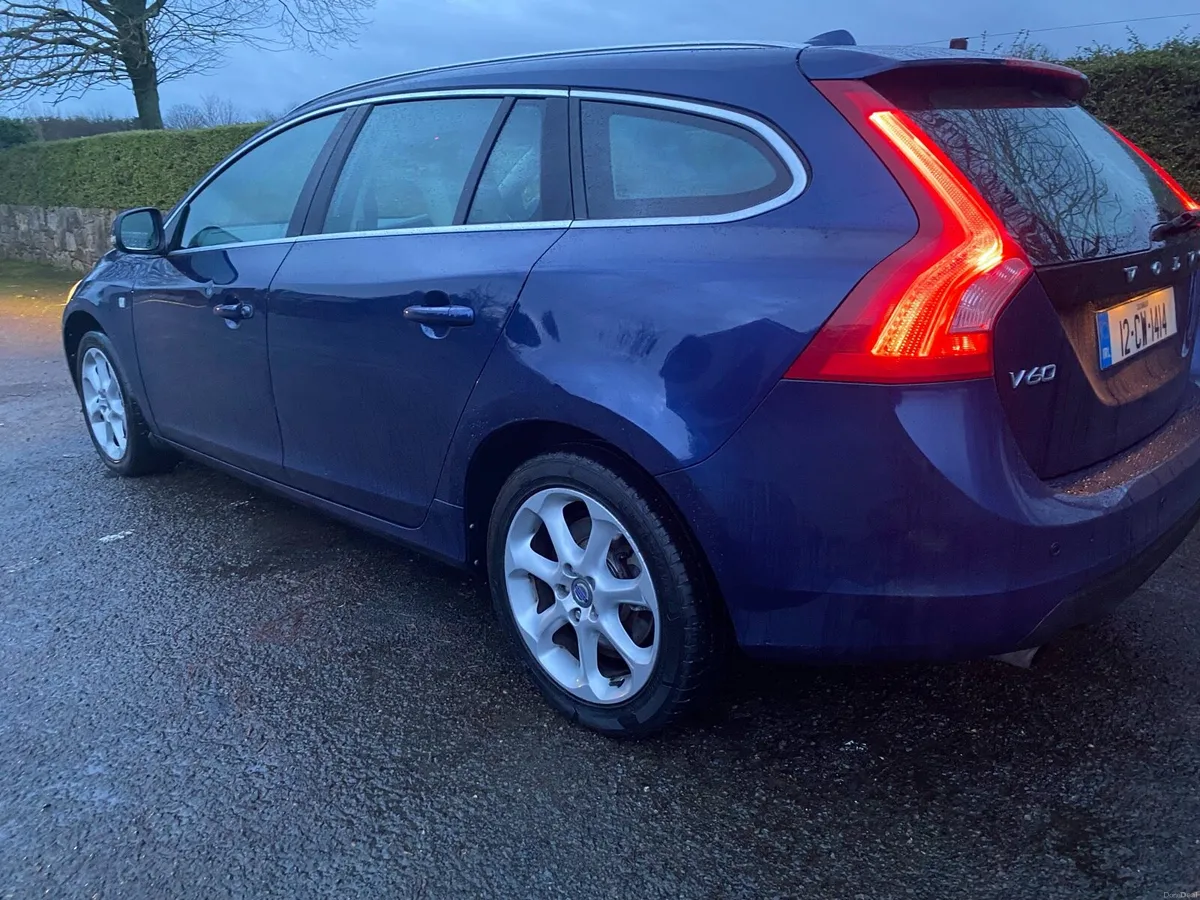 VOLVO V60 D 5 2.0 NCT 2/2027 CAR IS LIKE NEW - Image 2