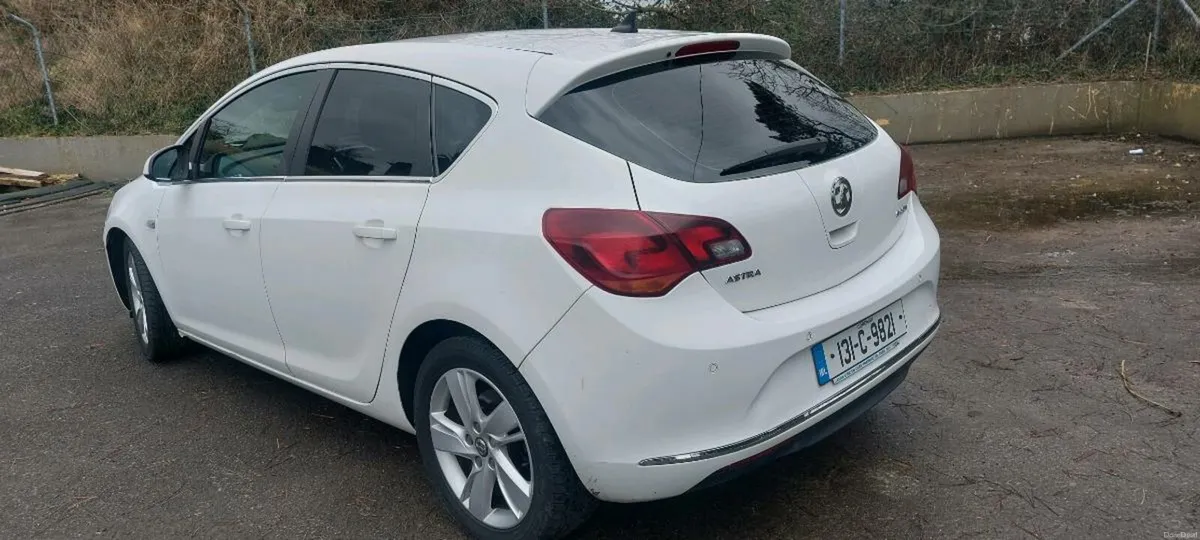 2013 opel astra 1.7 nct 12/26 tax 4/26 €2950 - Image 3