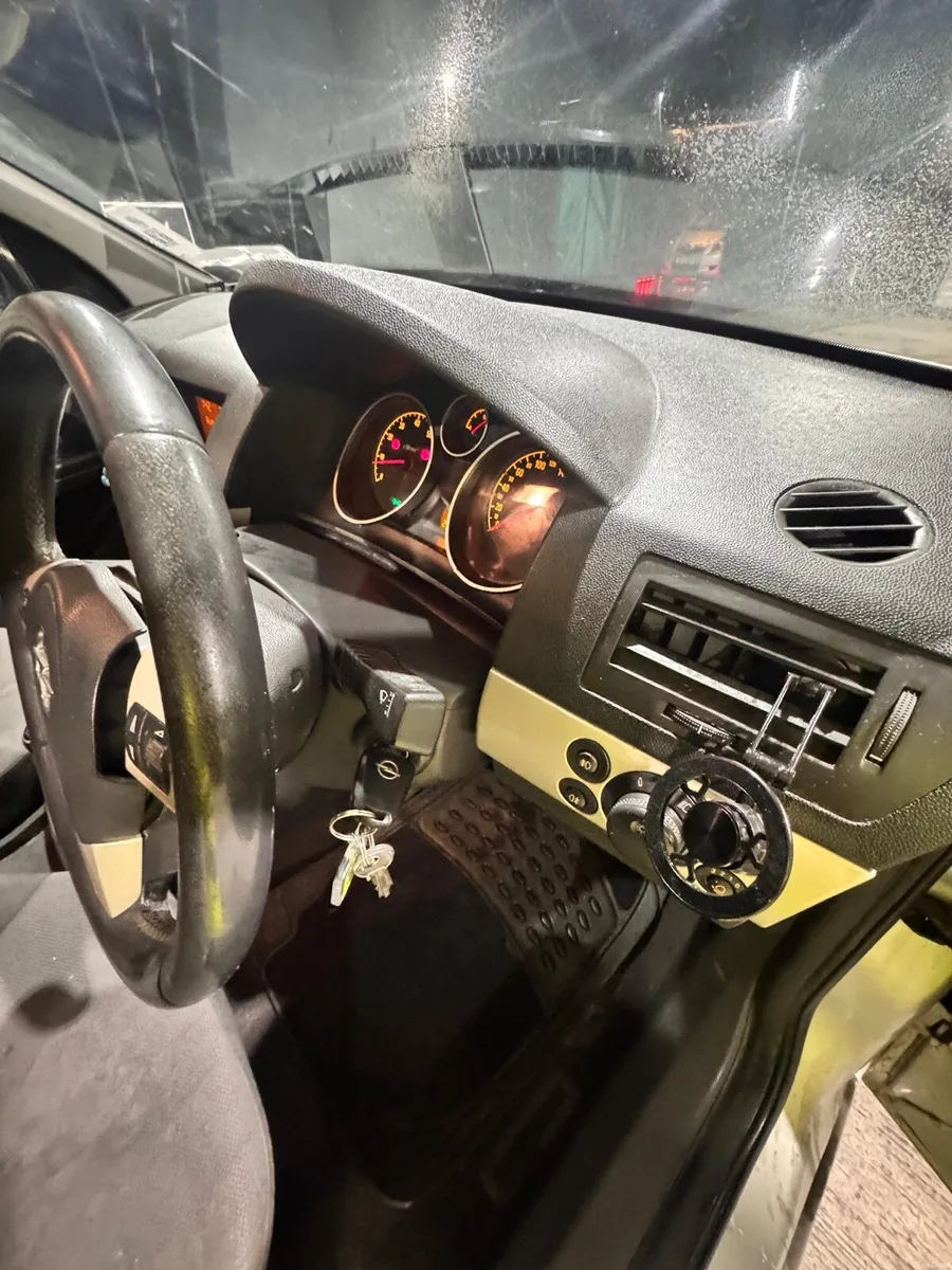 Opel Astra - Image 2