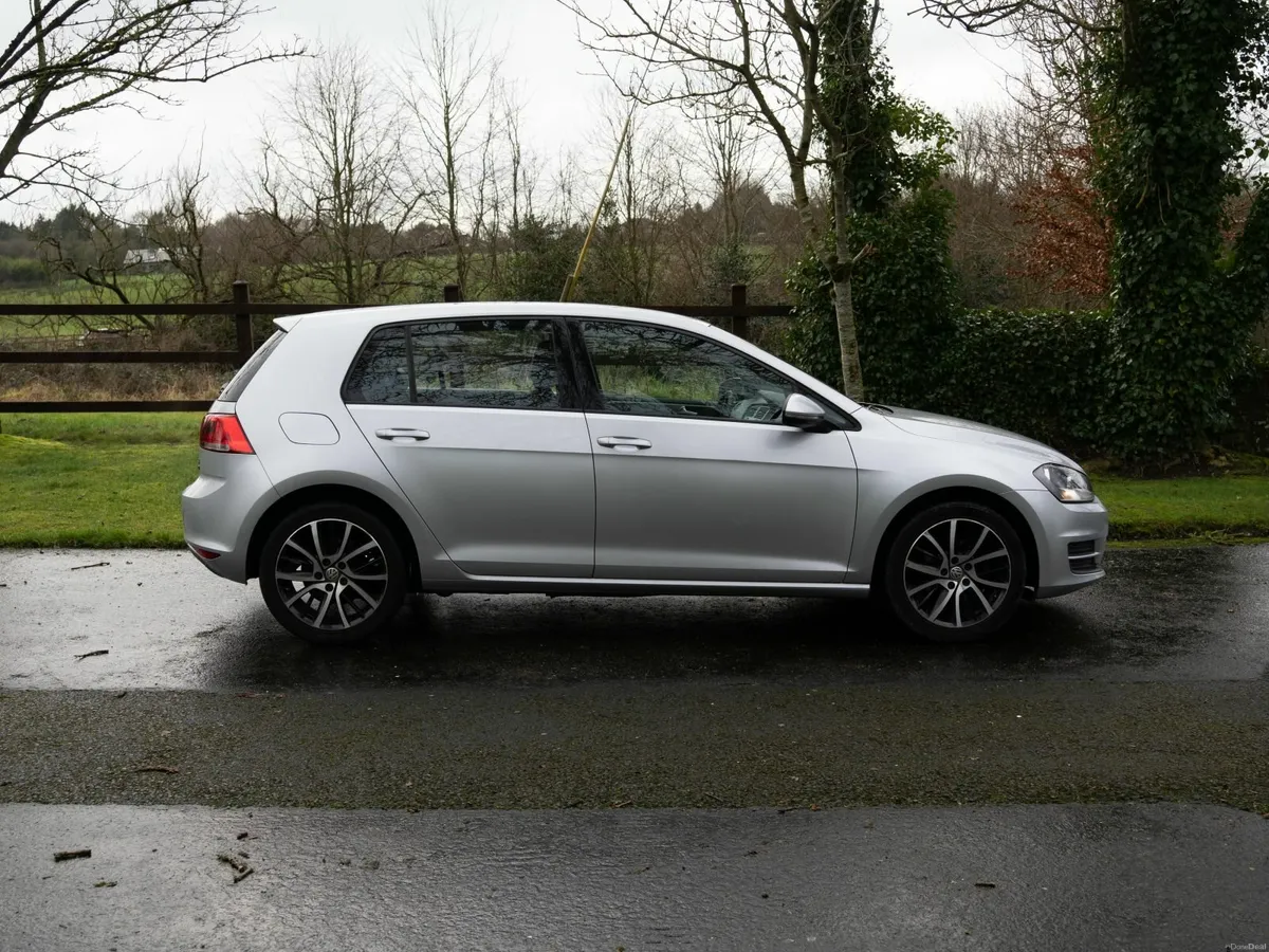 2015 (152) Volkswagen Golf 1.2 TSI TRENDLINE - Image 3