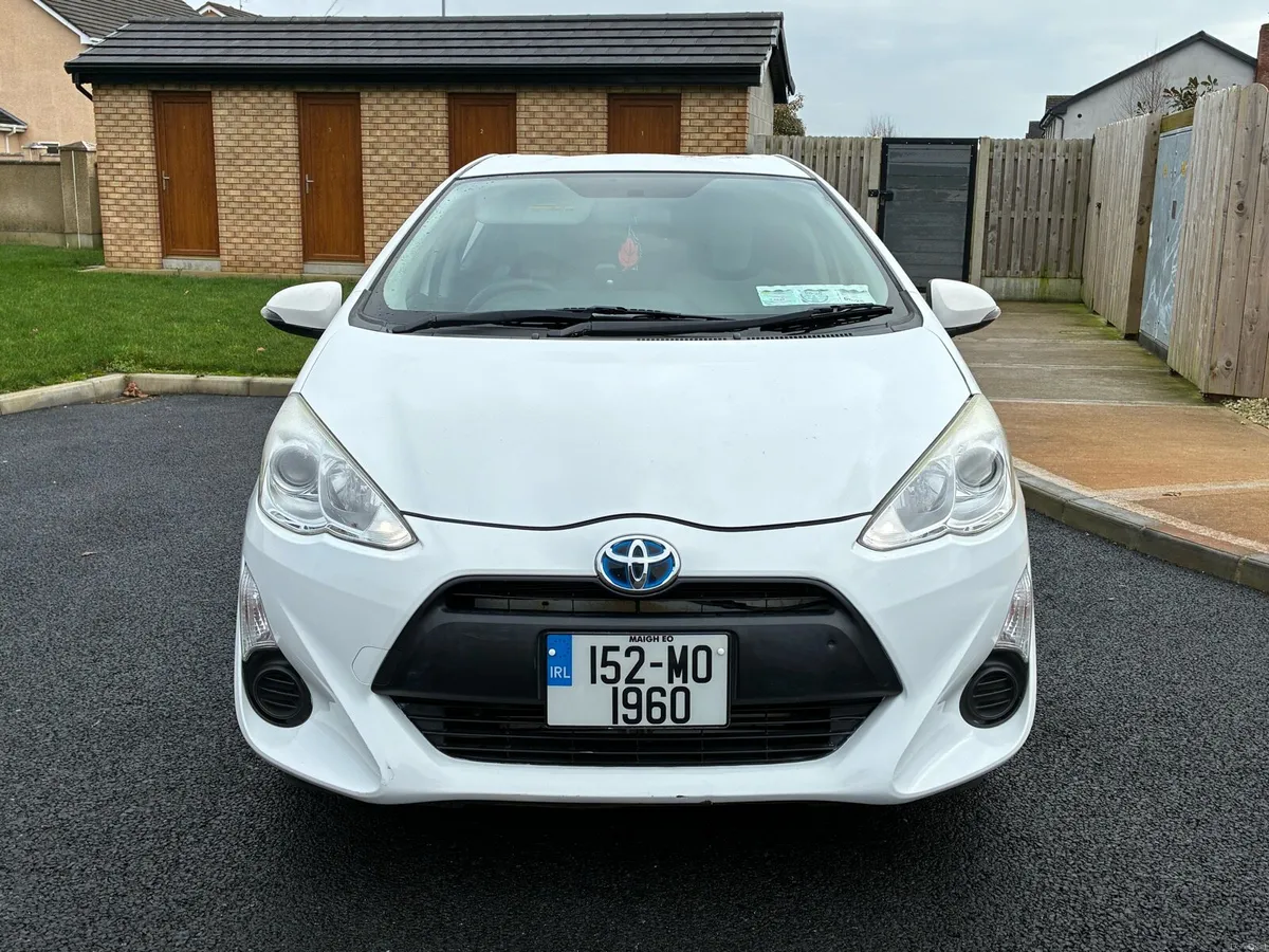 2015 Toyota Aqua 1.4Petrol Hybrid Nct 03/27 low km - Image 2