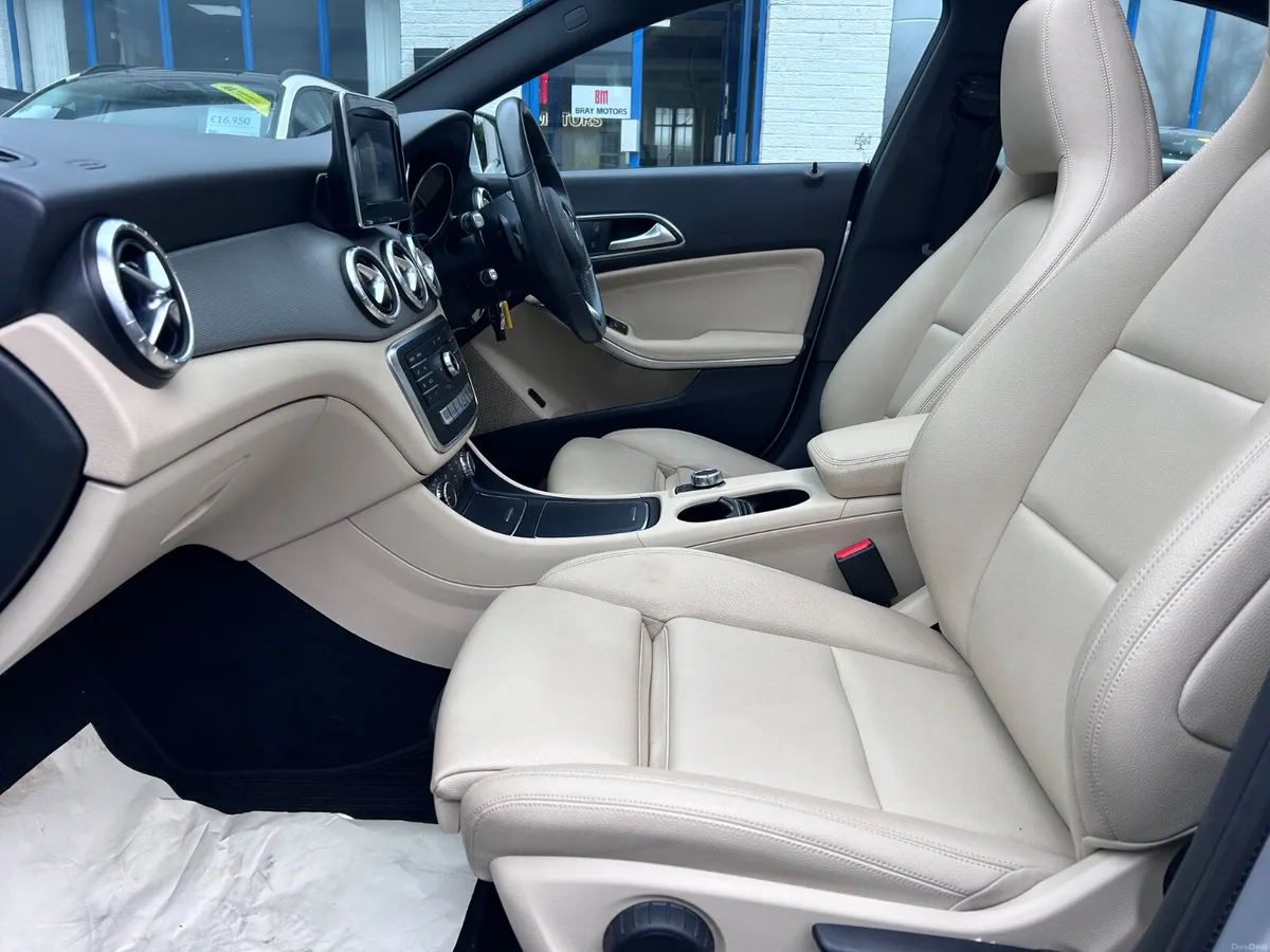 2017 MERCEDES CLA 180 URBAN AUTO PETROL PAN ROOF - Image 4