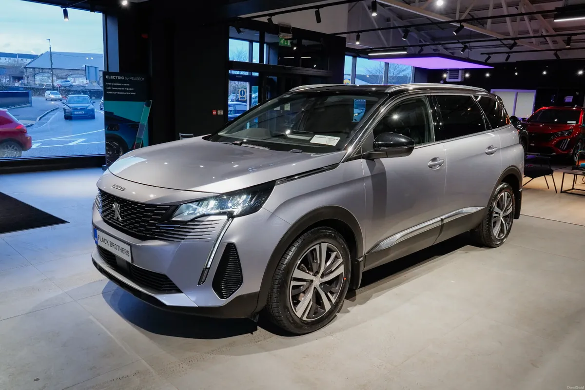 2023 Peugeot 5008 Allure 1.5 BlueHDi 130bhp Manual - Image 5