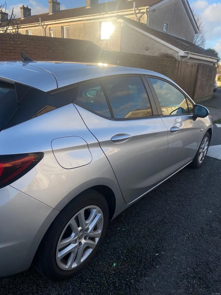 181 Vauxhall Astra - Image 2