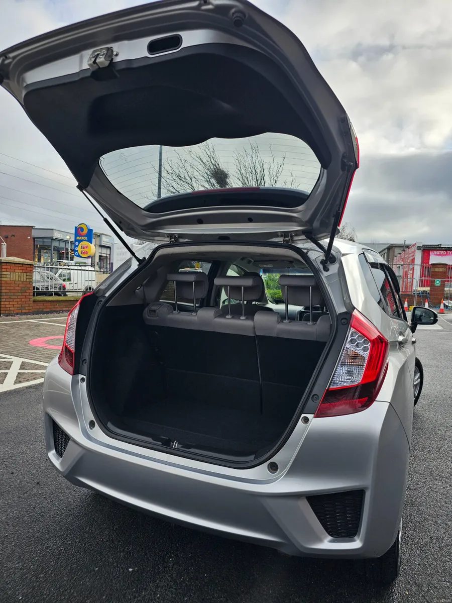 Honda Fit Hybrid Automatic 2013 - Image 2