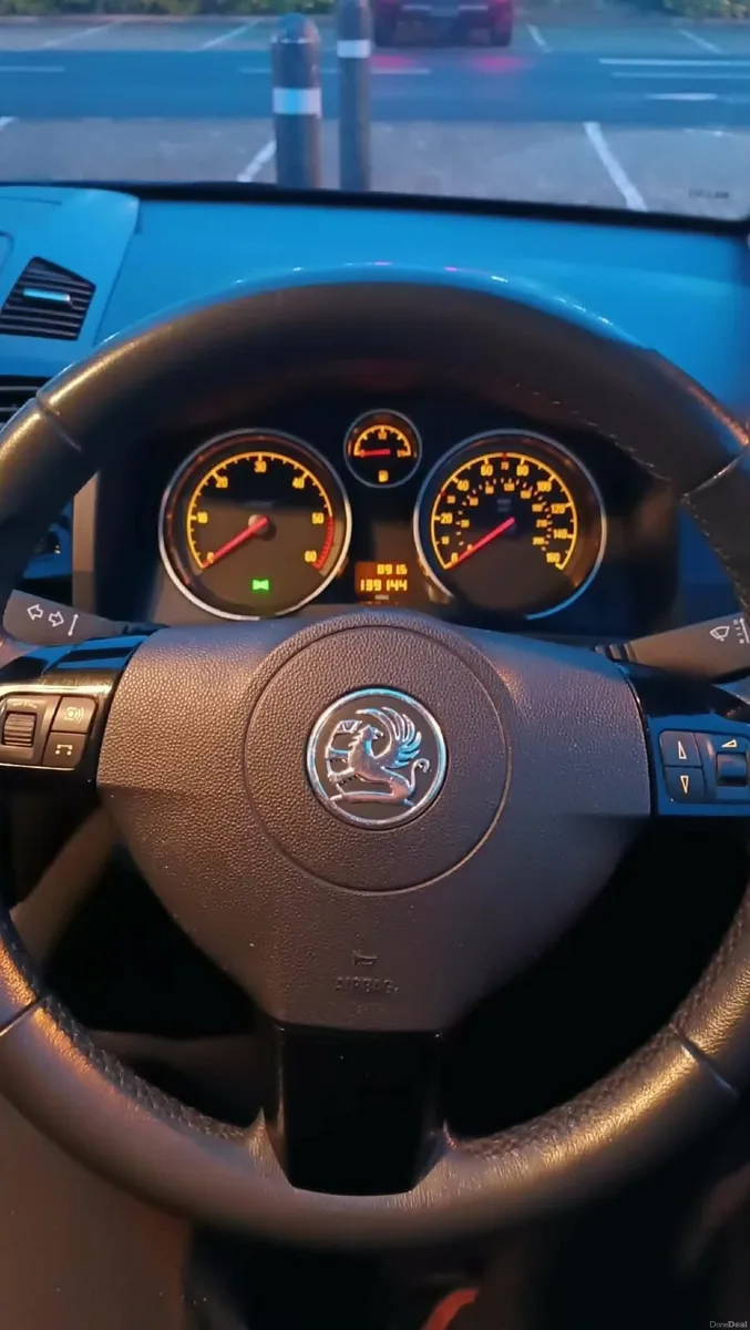 Vauxhall Zafira 2011 - Image 1