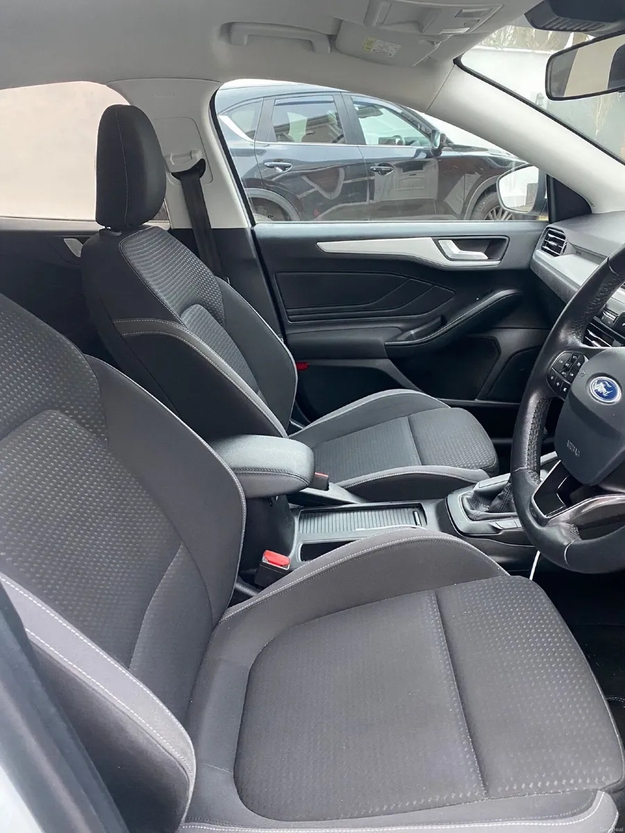 Ford Focus 2019 - Image 3