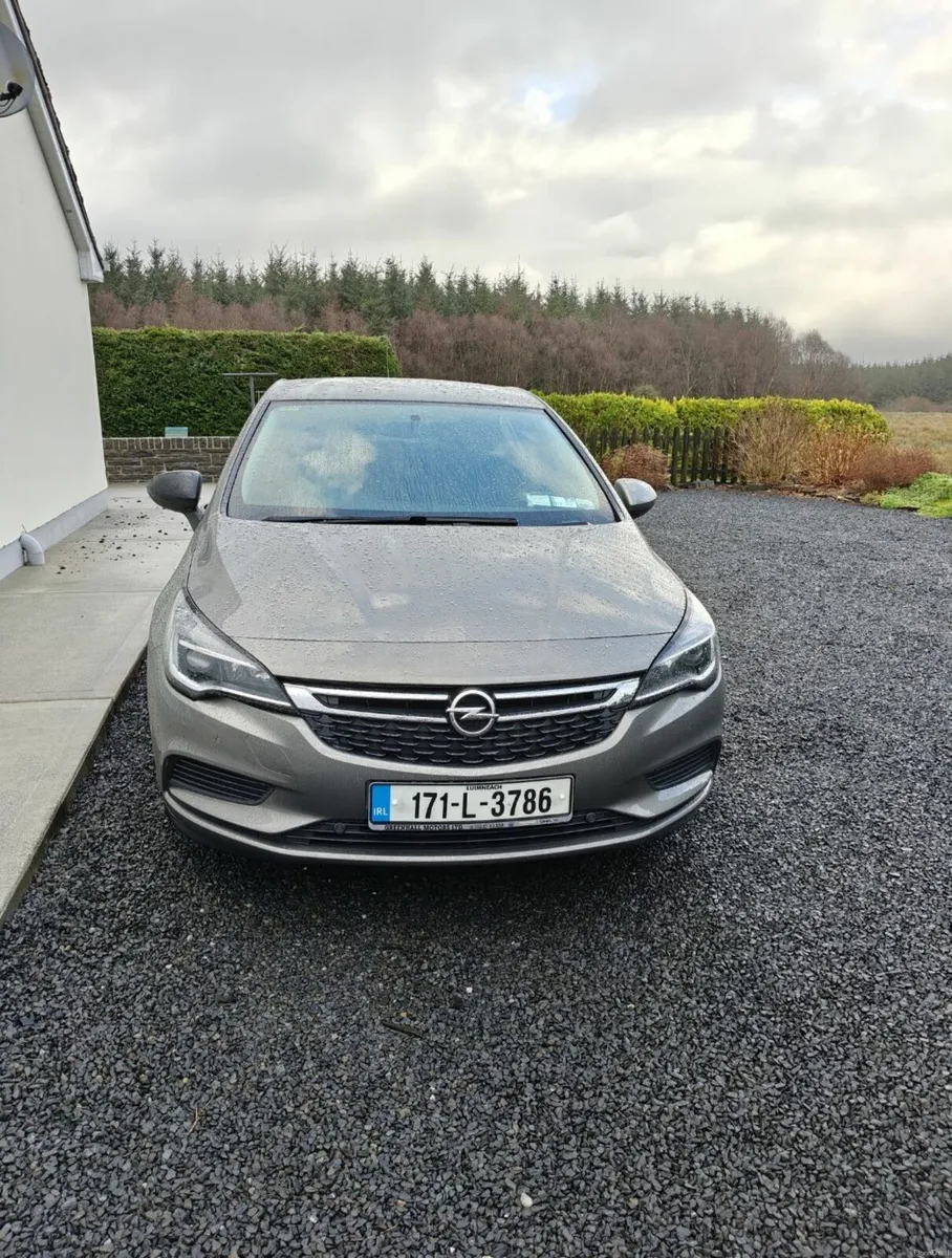 Opel Astra 2017 - Image 1