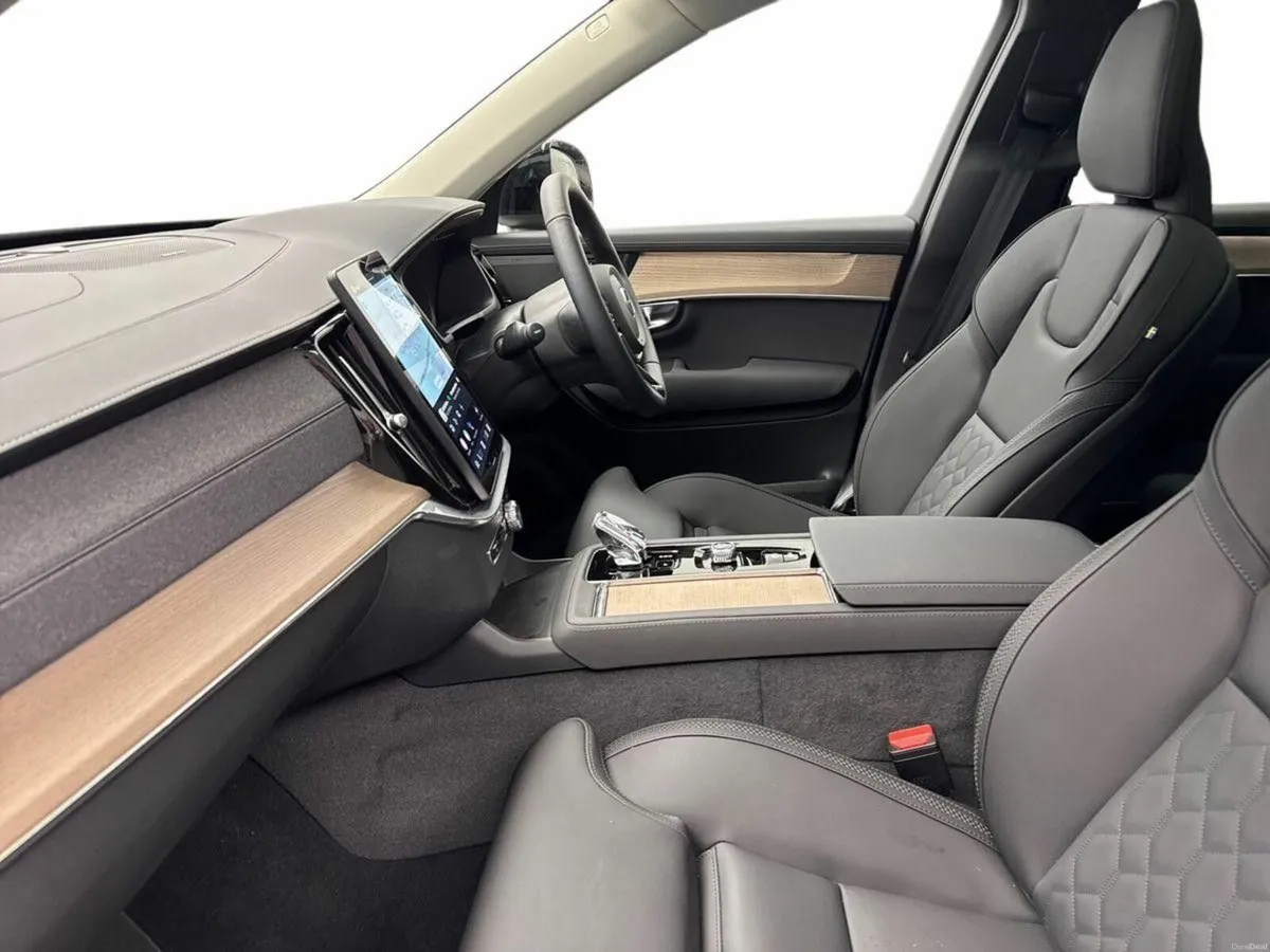 Volvo XC90 T8 PLUS DARK *3.9% APR* €180 PER WEEK O - Image 3